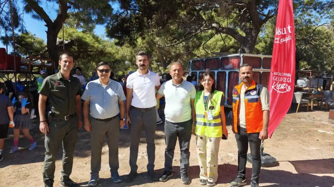 Kepez’de Orman Çöplerden Arındı! 5